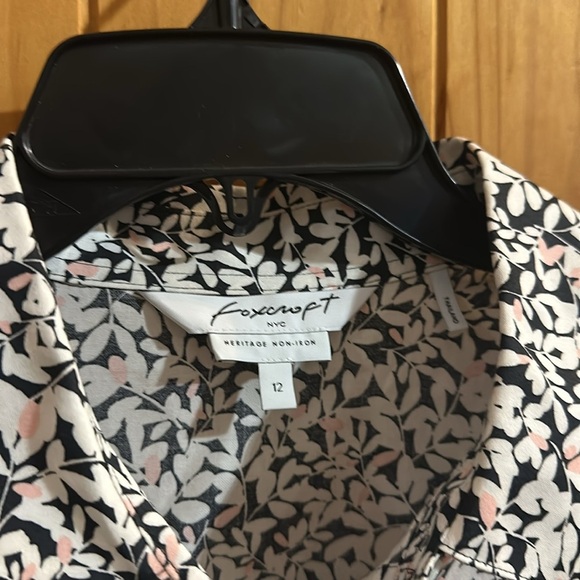 Foxcroft Women’s Heritage Non Iron Button Front puff sleeve - Picture 2 of 8